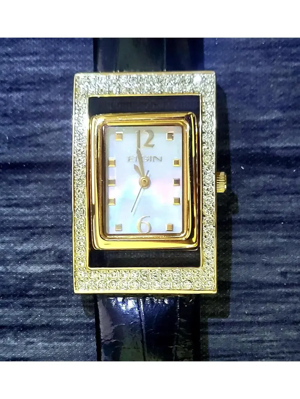 Very Rare Elgin Womans Watch Flip MOP Dial Watch New In Box